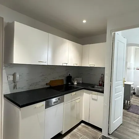 Neuf, Centre-ville, 400m De Rivetoile 4 Voyageurs *